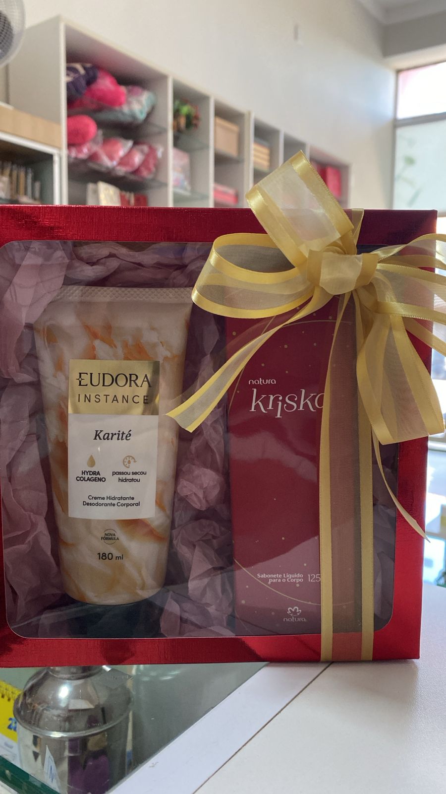 KIT CX VERMELHA EUD HIDRAT KARITÉ 180ML + SAB LIQ KRISKA 125ML