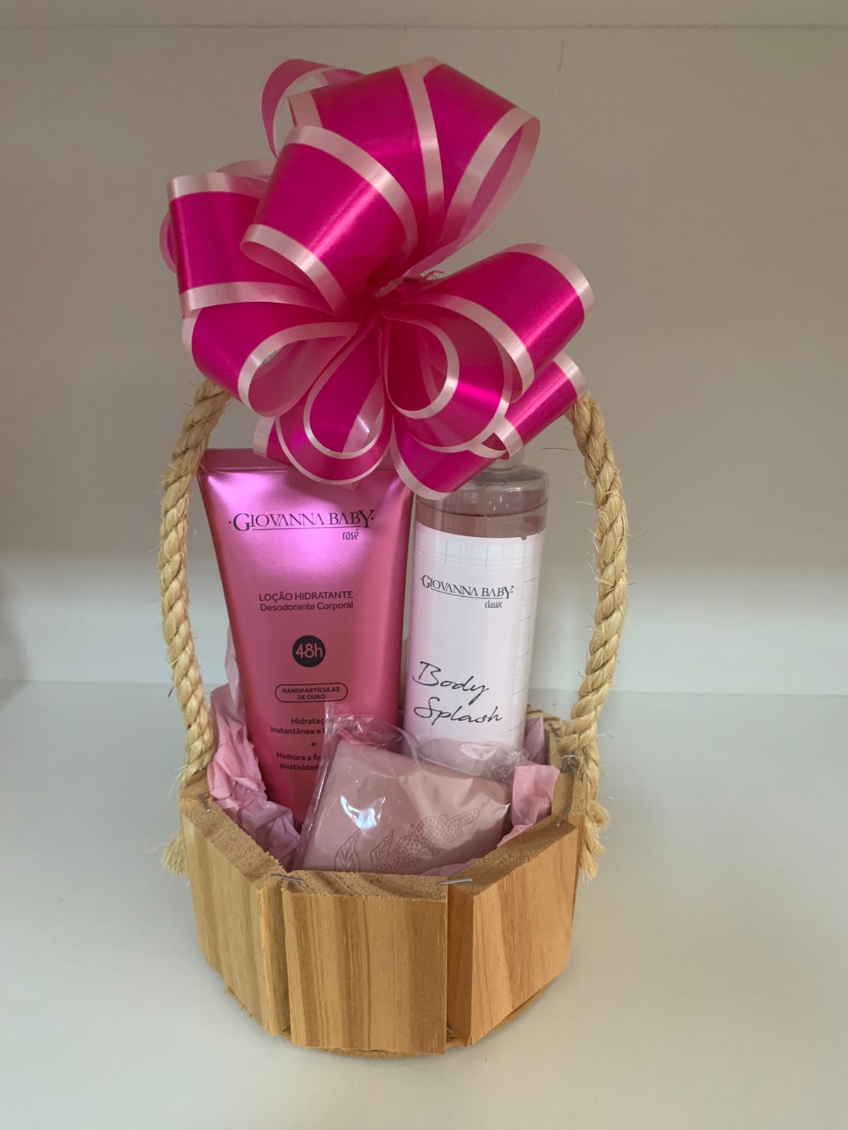 Cesta Hidrad Gio Baby Rosé Body Splash Gio Baby Sab - 3 Itens